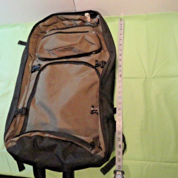 LARGE HI-TEC BACKPACK UNIVERSAL SUMMIT BACKPACK LD 4892 - Picture 4 of 16